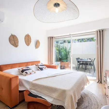 Comfy With Residential Swimming Pool Lejlighed *