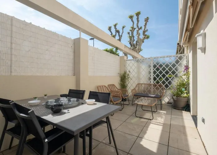 Comfy With Residential Swimming Pool *