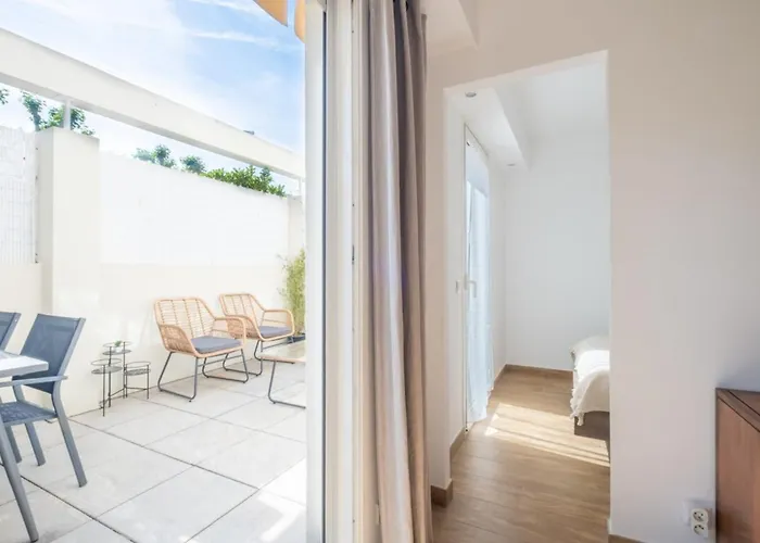 Comfy With Residential Swimming Pool *