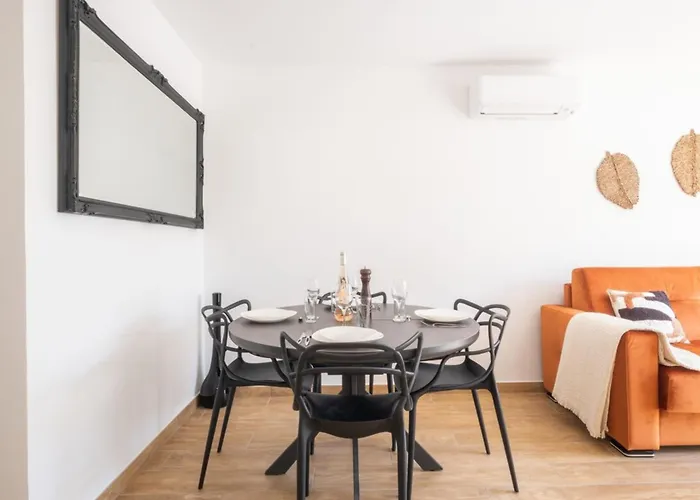 Comfy With Residential Swimming Pool * 戛纳