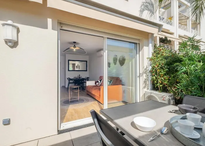 公寓 Comfy With Residential Swimming Pool